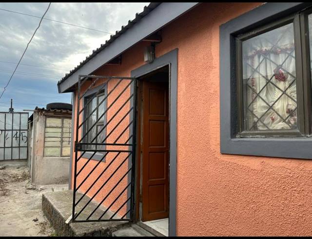 2 BEDROOM HOUSE FOR SALE IN NONQUBELA
